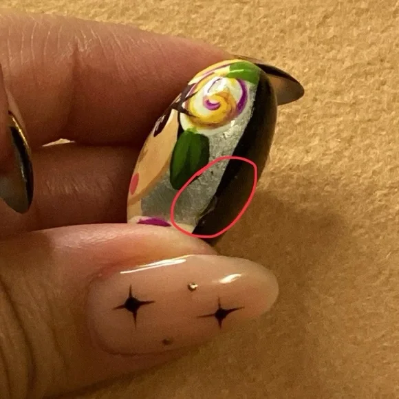 NWOT Frida Kahlo inspired hand painted heart charm - Picture 8 of 9